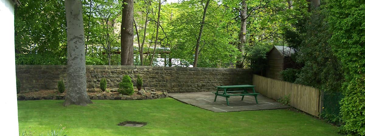 Garden of self catering theatre accommodation in Leeds